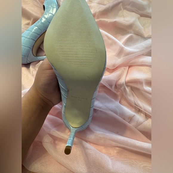 Steve Madden Light Blue Croc-Embossed Heels - Picture 7 of 8